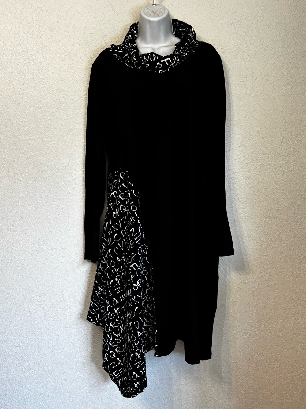 Snapdragon & Twig Lagenlook Alphabet Cowl Neck Dress Large